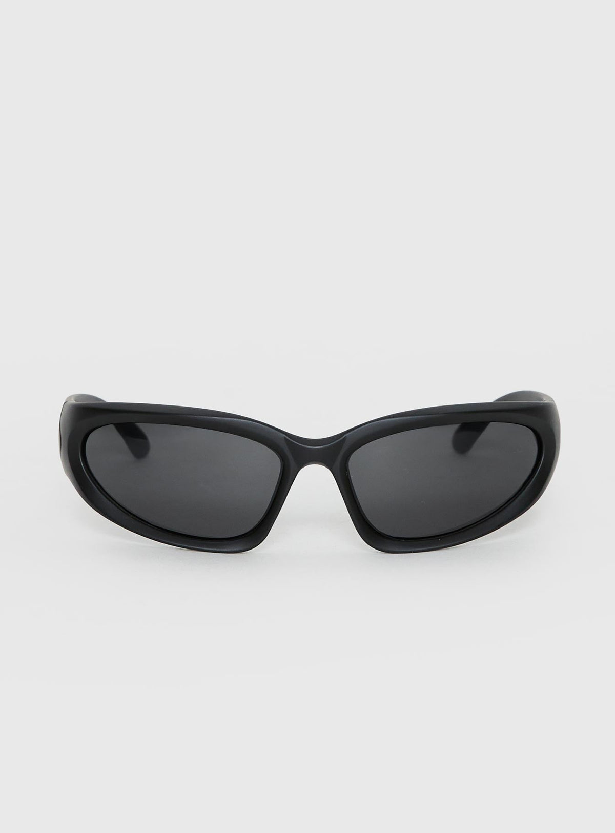 Huxlee Curved Sunglasses Black