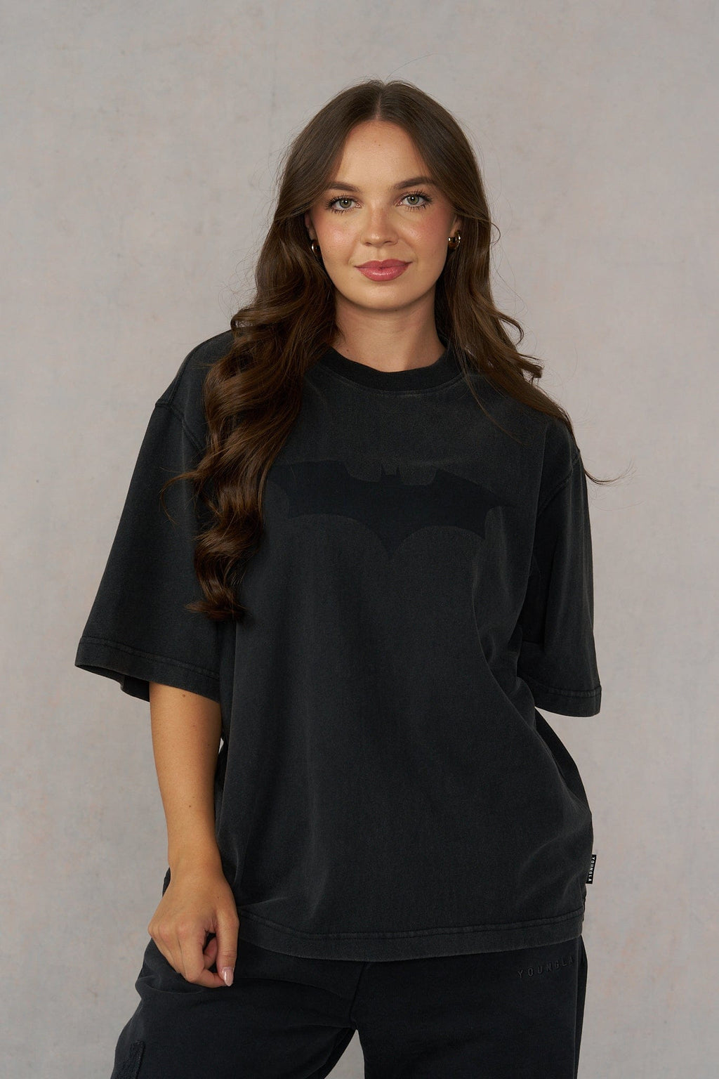 W4103 Batman Lived-in Tee